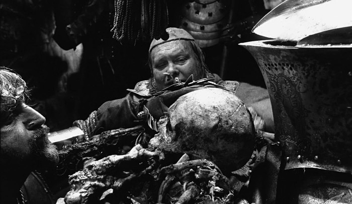 Kadrs no Alekseja Germana filmas “Grūti būt dievam”