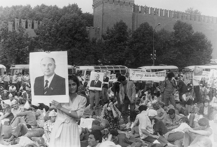 Foto no R. Čubarova personīgā arhīva. Krimas tatāru mītiņš Sarkanajā laukumā Maskavā. 1987. gads