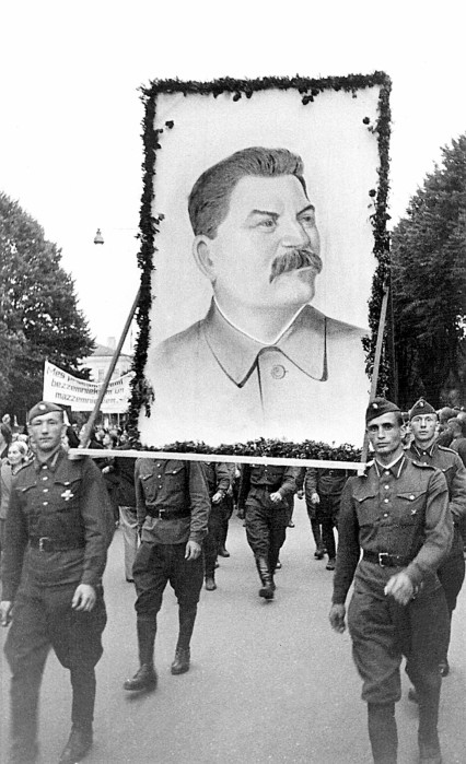 Foto no Latvijas Kara muzeja fondiem. Skats no tautas manifestācijas Rīgā 1940. gada 21. jūlijā