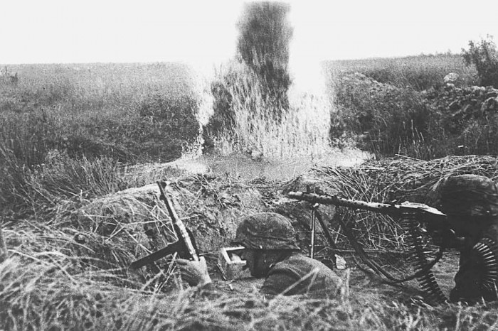 Foto - Jānis Tālavs, kara ziņotājs. Pirmpublicējums. Latvijas Fotomuzeja īpašums