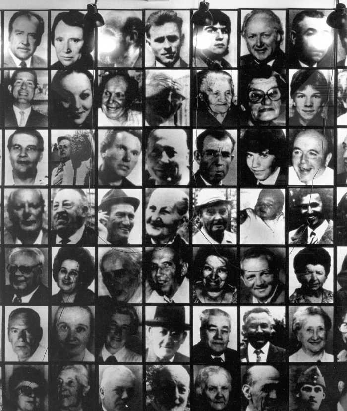Rezerve. Mirušie šveicieši, m/b fotogrāfija, instalācija. Fragments, 1992